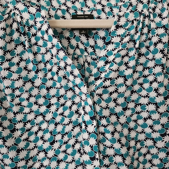 Talbots Women's Washable Silk Floral Blouse With Bell Sleeves Size Small, Boho - Picture 4 of 7